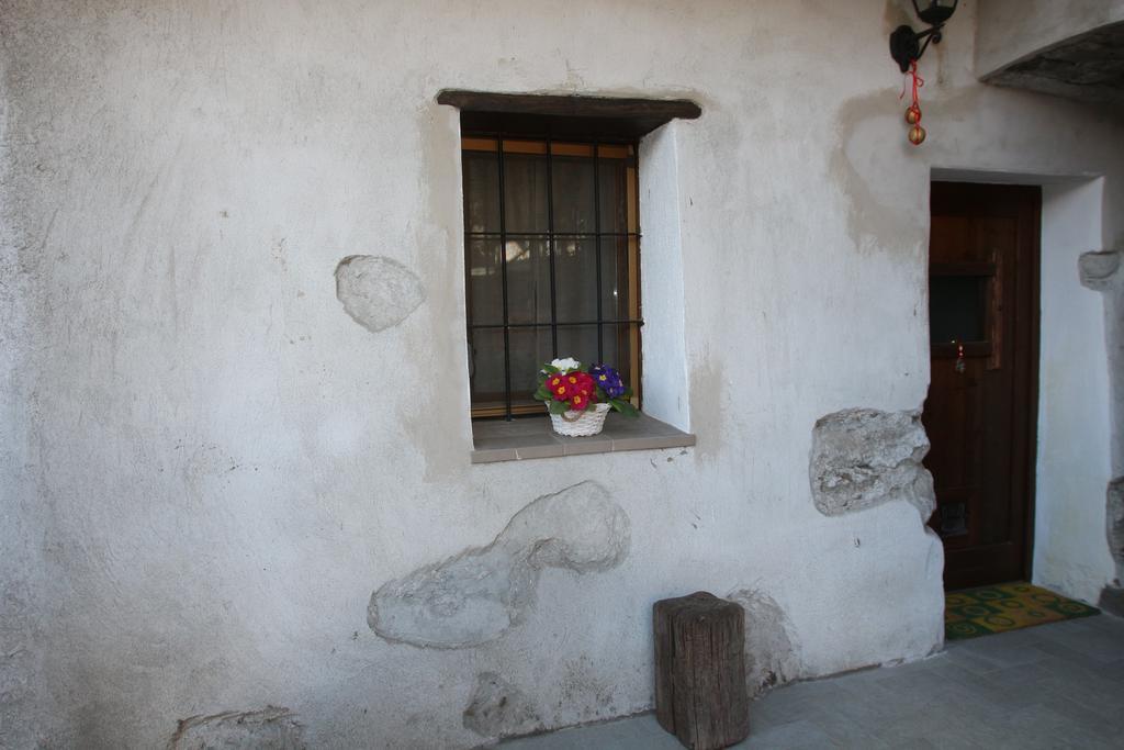 Maison Cassius Issogne Buitenkant foto