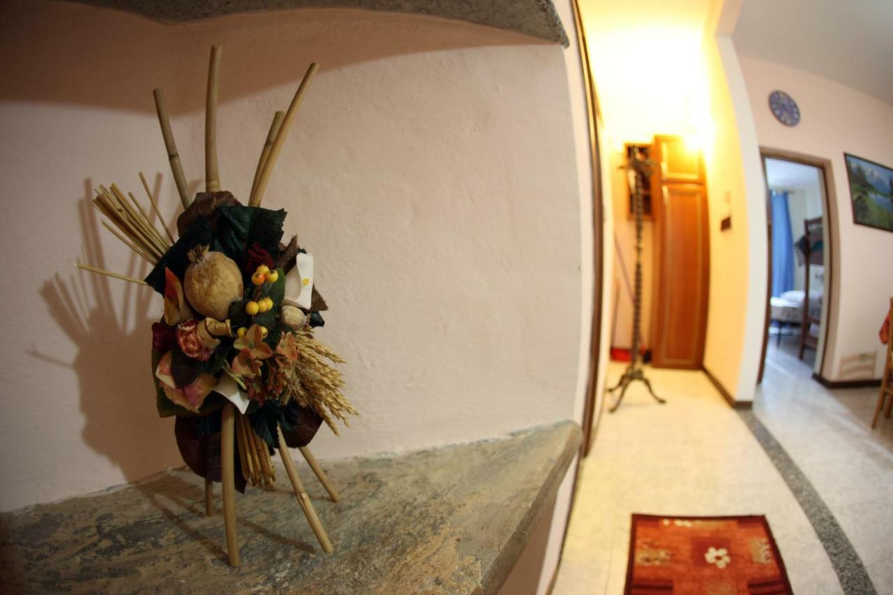 Maison Cassius Issogne Buitenkant foto