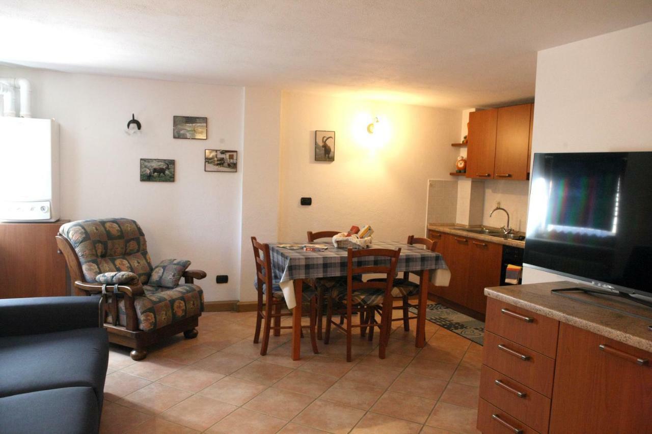 Maison Cassius Issogne Buitenkant foto