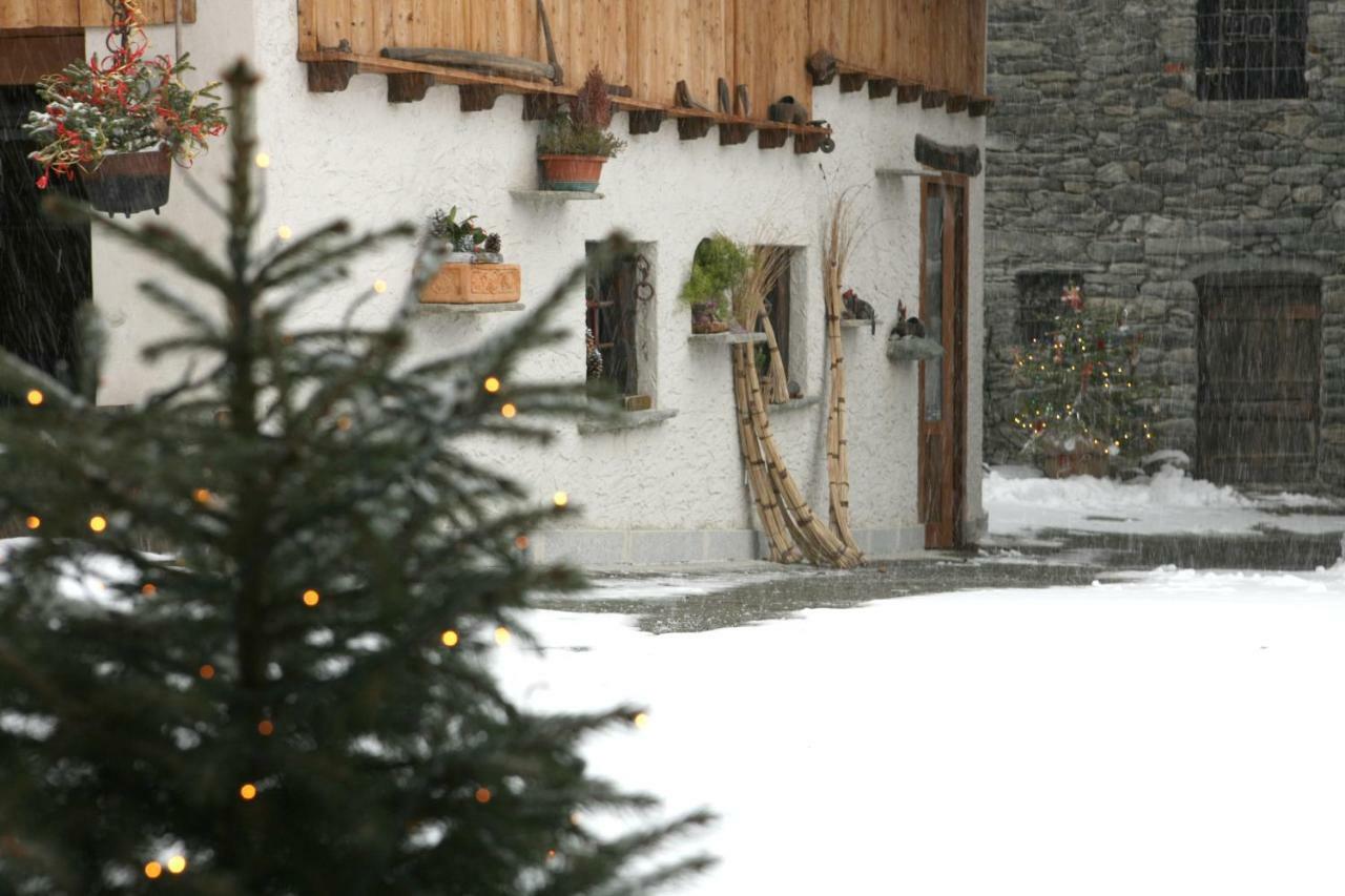 Maison Cassius Issogne Buitenkant foto