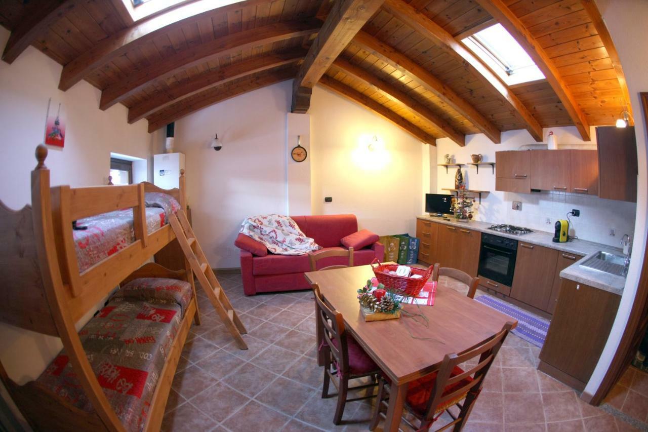 Maison Cassius Issogne Buitenkant foto